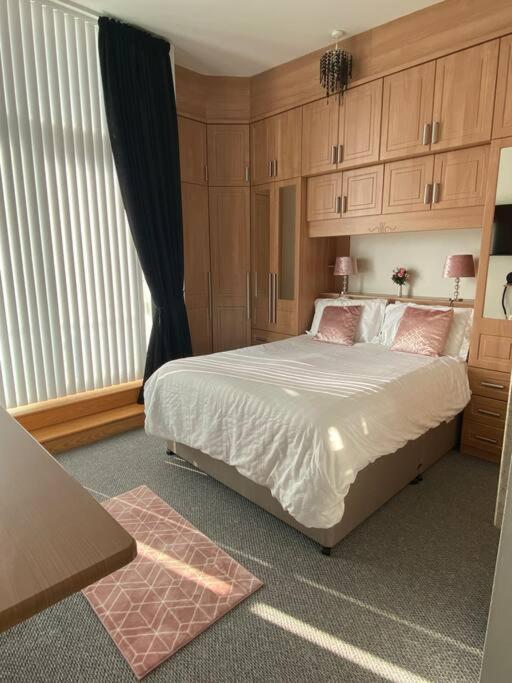 3 Bedroom Penthouse Apartment In ラーン エクステリア 写真