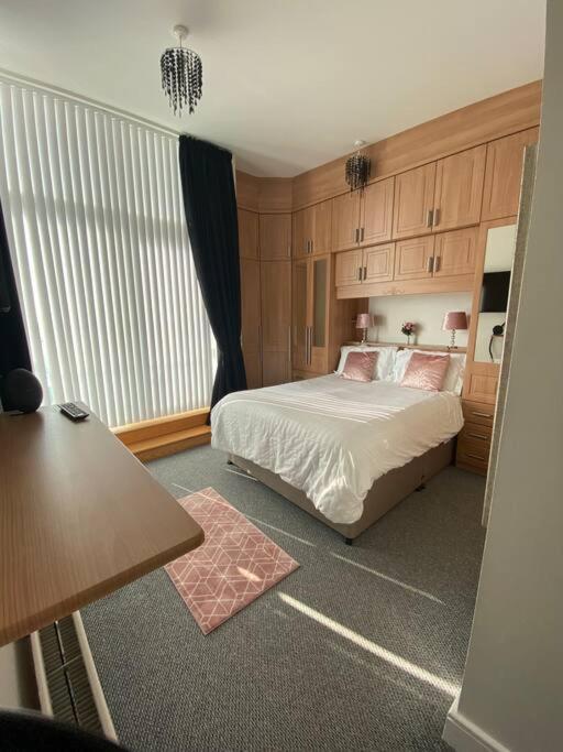 3 Bedroom Penthouse Apartment In ラーン エクステリア 写真