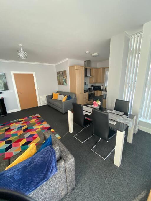 3 Bedroom Penthouse Apartment In ラーン エクステリア 写真